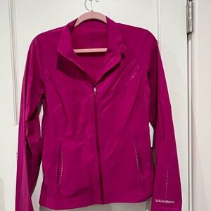 Lululemon Mist Over Windbreaker in excellent condition, size 10